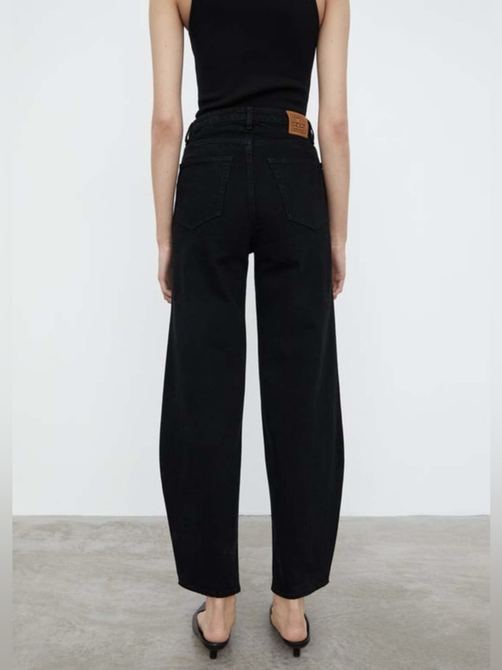 Toteme Black Barrel-leg Jeans 23/30 - Picture 6 of 10